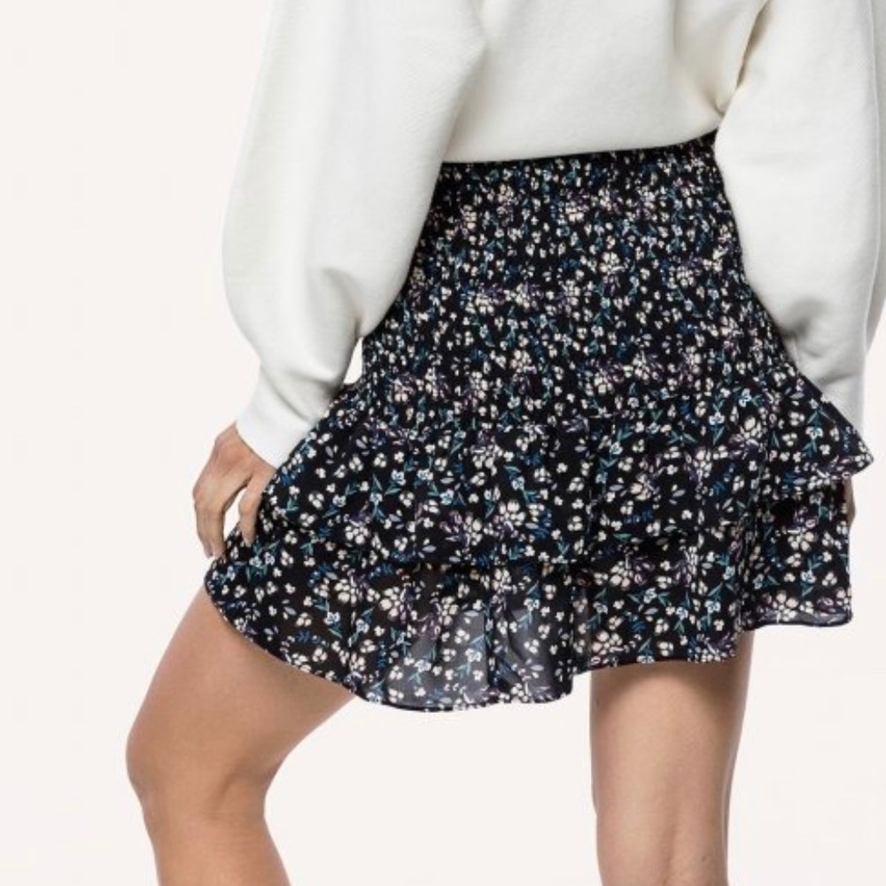 Chelsea & Violet Black Floral Ruffle Skirt Size M NWT Elastic Back Side Zip